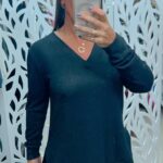 Sobreleg decote V em Malha Tricot - Preta