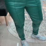 Calça jogger c/ frizo verde bandeira