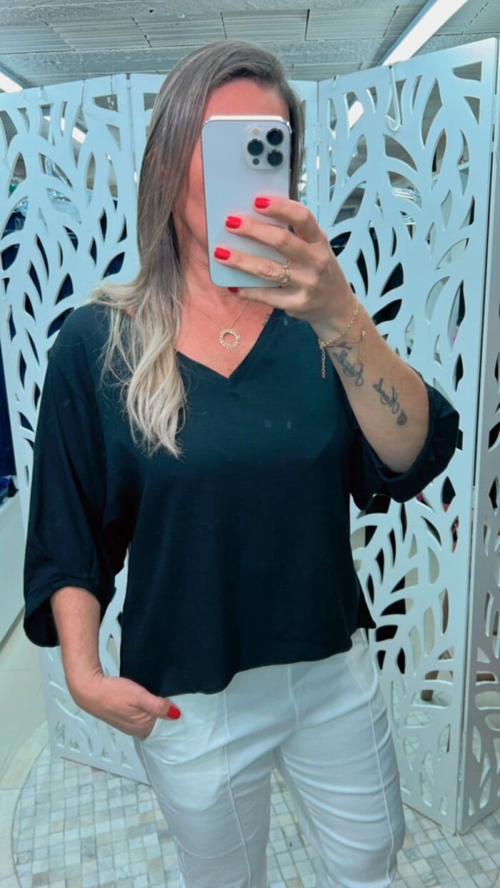 Blusa Manga Com Pregas Decote V - Preta - Imagem 1