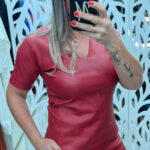 T-SHIRT/CAMISETA/BLUSA DECOTE V RESINADA COM MANGA CURTA- VERMELHA