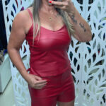 SHORT RESINADO COM BOLSOS E ZIPER LATERAL - VERMELHO