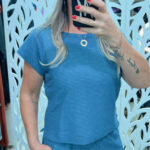 BLUSA DE MOLETON PLISSADO COM BOLSOS E BAINHA ITALIANA- AZUL JEANS