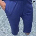 Calça pantacourt em moletinho com bolsos - AZUL