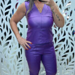 REGATA LARGA COM RECORTES E ENCAIXE SEIO RESINADO- ROXO