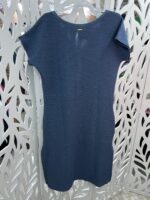 VESTIDO MIDI DE MOLETON PLISSADO COM BOLSOS E ABERTURA LATERAL - AZUL JEANS - Imagem 8