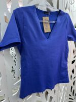 T-SHIRT/CAMISETA/BLUSA DECOTE V RESINADA COM MANGA CURTA- AZUL BIC - ATELIÊ TETÉLE - Imagem 7