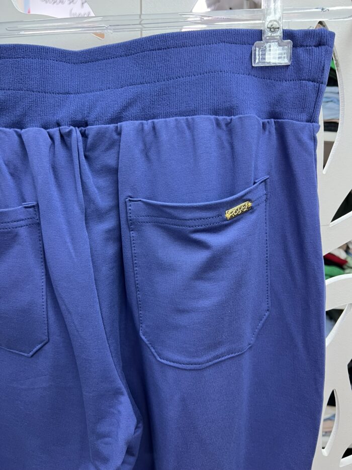 Calça pantacourt em moletinho com bolsos - AZUL - Imagem 9